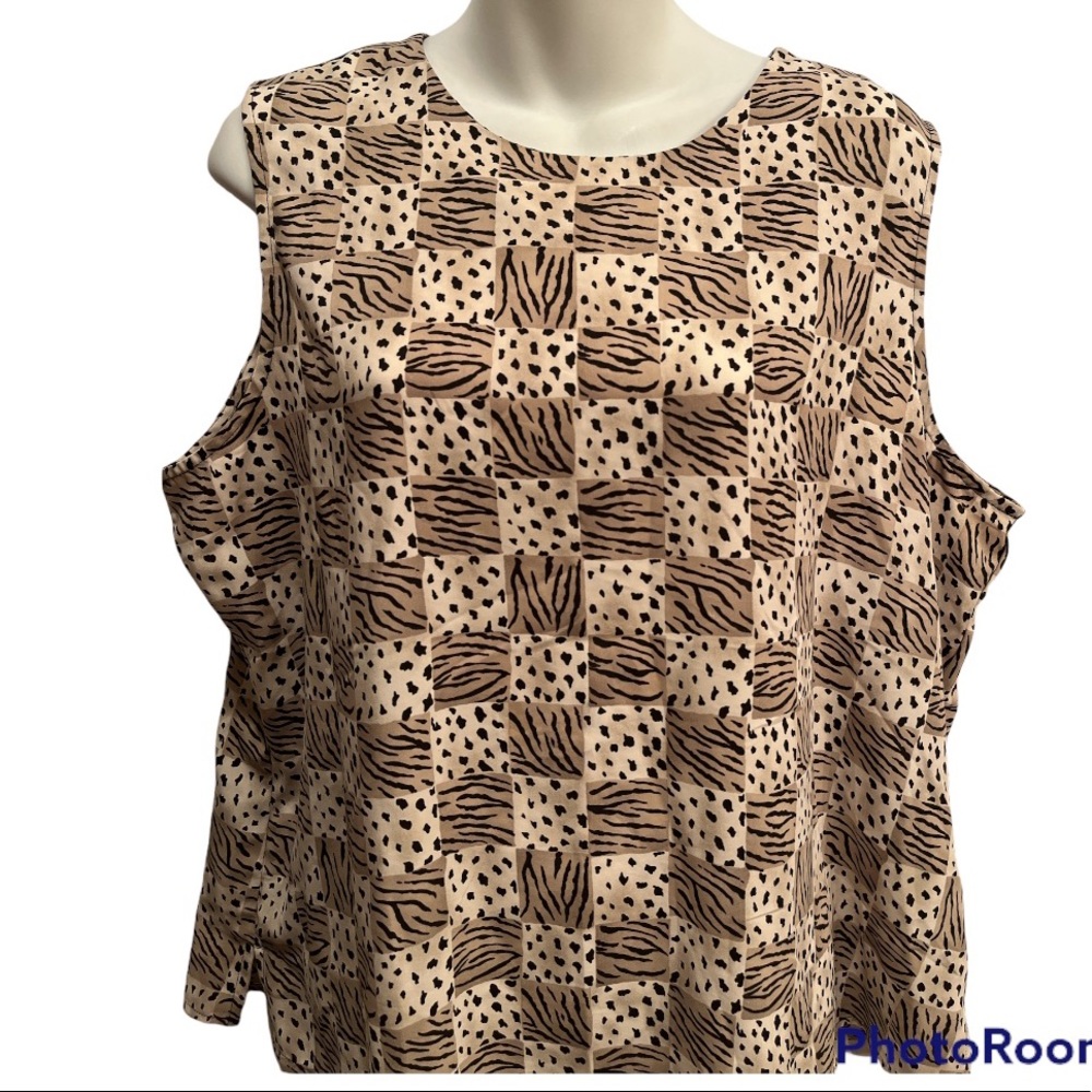 Notations Clothing Co sleeveless top. Size XL in tan and cream pattern
